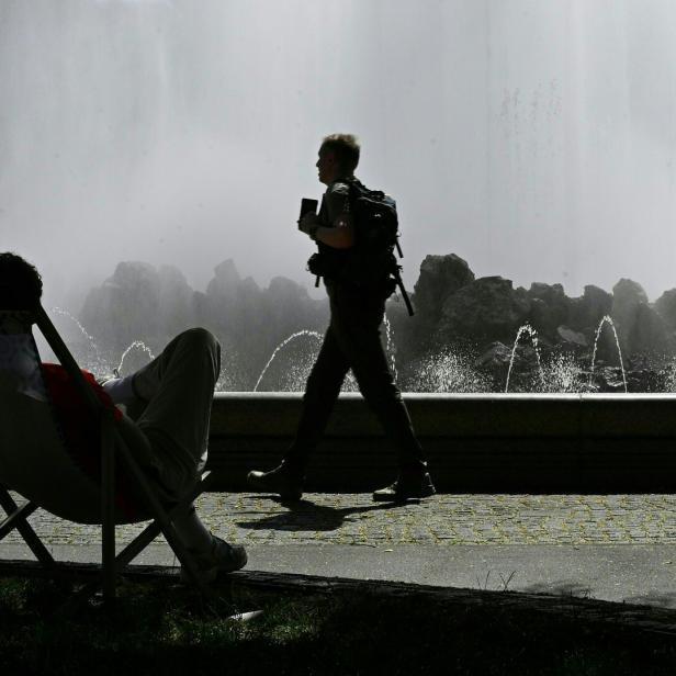 ++ THEMENBILD ++ BRUNNEN  / WASSER / HITZE / KLIMA / KLIMAKRISE / WASSERVERSORGUNG