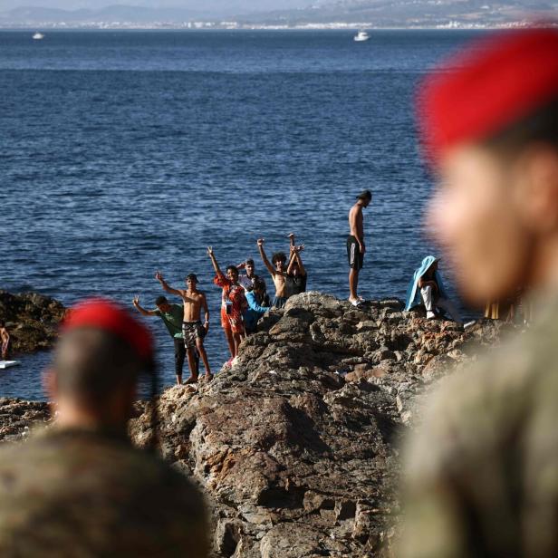 TOPSHOT-SPAIN-MOROCCO-MIGRATION-CEUTA