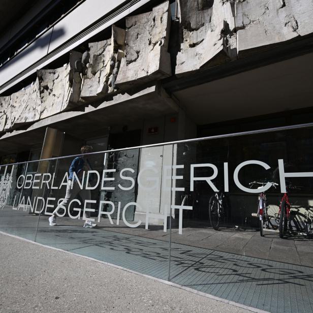 ++ THEMENBILD ++ GERICHT / LANDESGERICHT INNSBRUCK / WIRTSCHAFSTKRIMINALITÄT / VERHANDLUNG