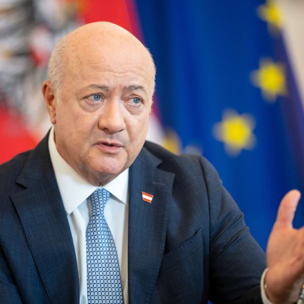 SOMMERINTERVIEW BUNDESKANZLER CHRISTIAN STOCKER
