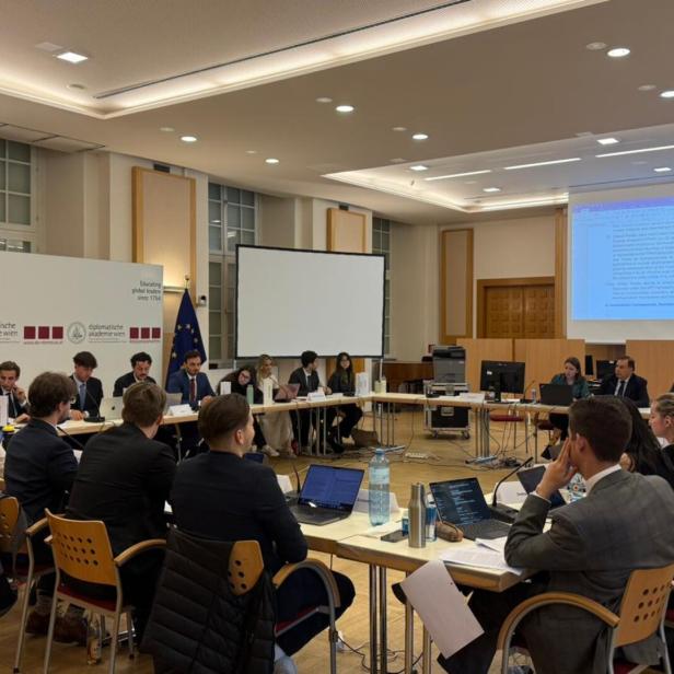 Diplomatische Akademie