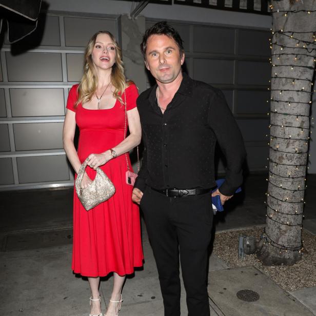 Matt Bellamy und Elle Evans posieren gemeinsam bei einem öffentlichen Auftritt in Los Angeles.