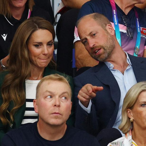 Prinz William und Catherine, Prinzessin von Wales, sitzen bei einer Sportveranstaltung neben Herzogin Sophie.