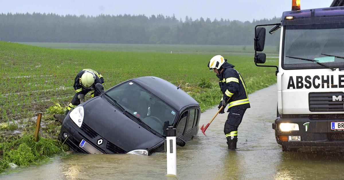 Unwetter: Feuerwehren Wegen Überflutungen Im Einsatz