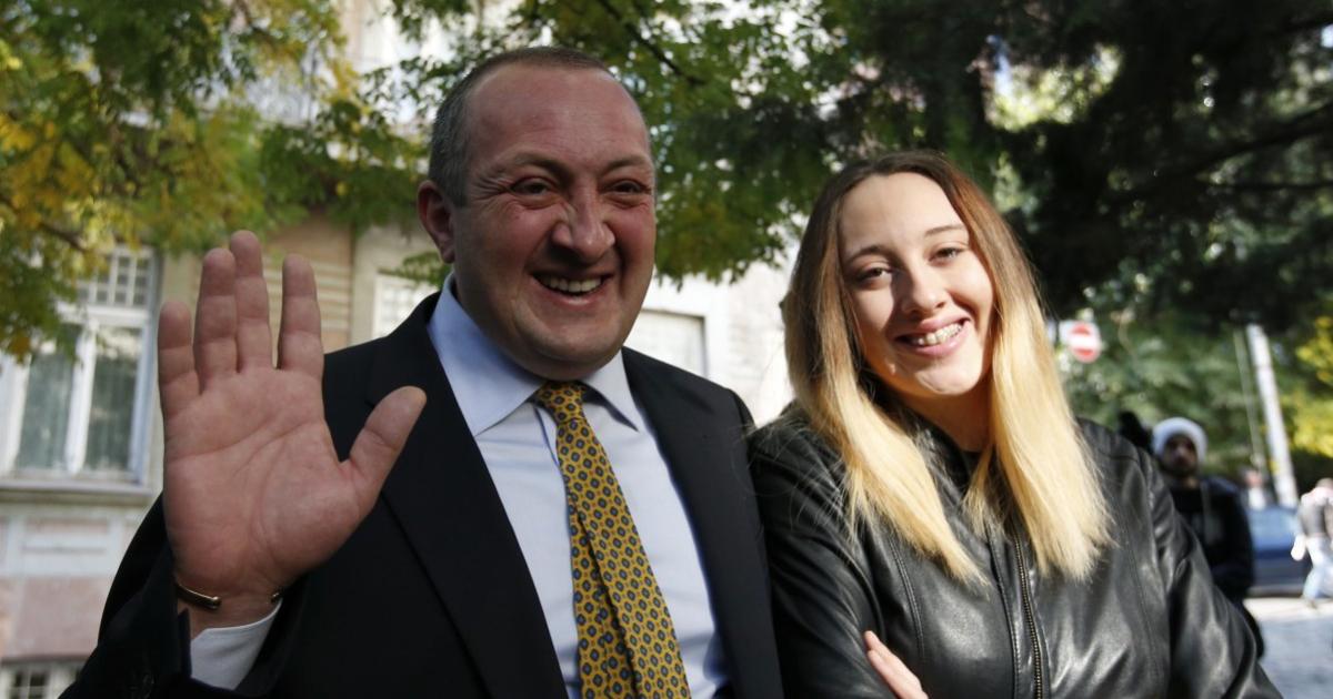 Regierungskandidat wird neuer Präsident in