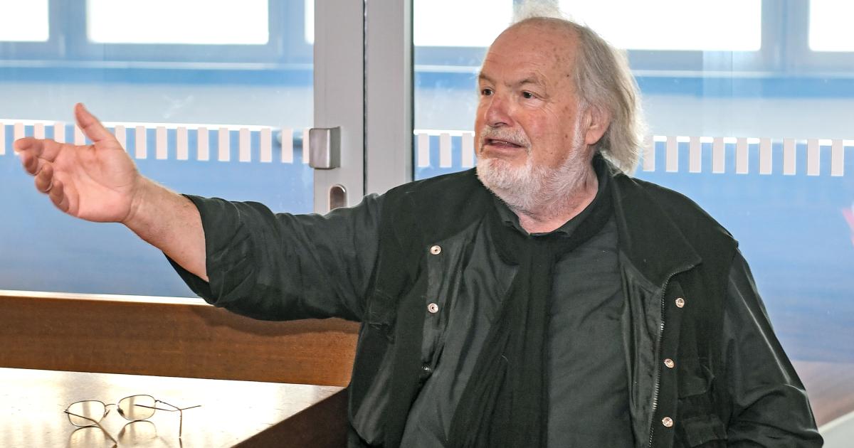 Causa Erl Gustav Kuhn stellt Funktion ruhend