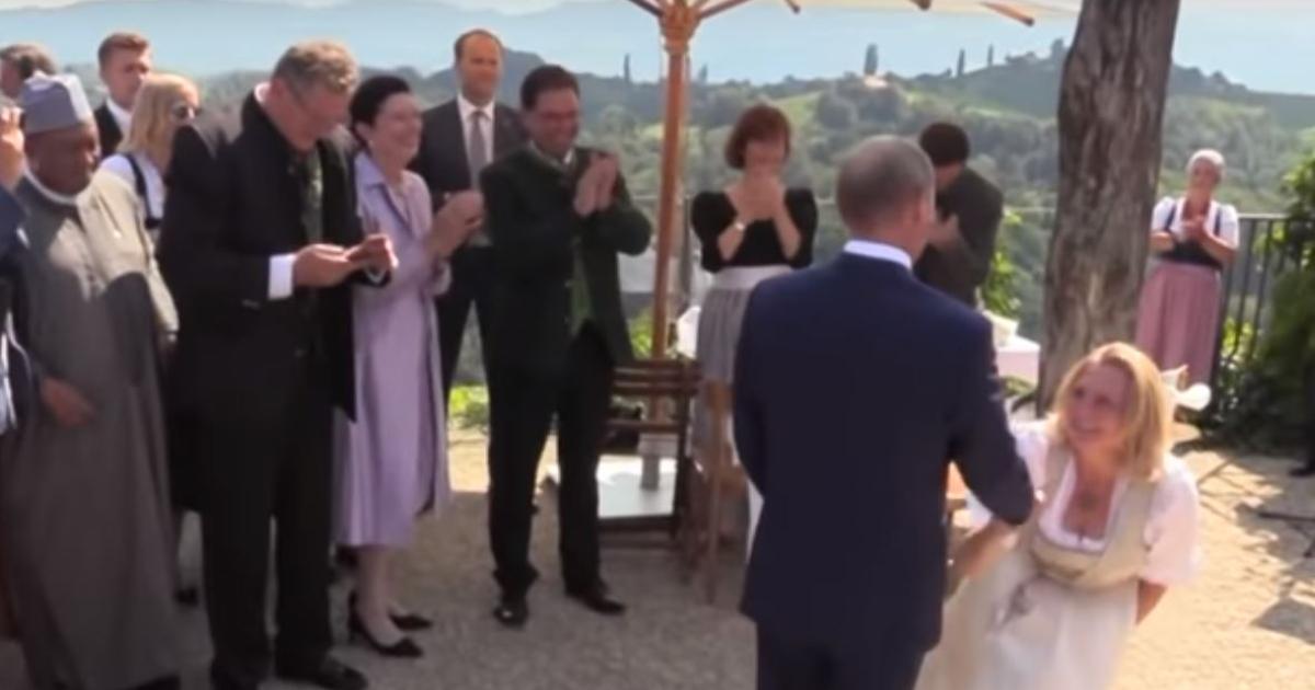 Hochzeit Kneissl Gibt Sich Zu Kosten Wortkarg Kurier At 