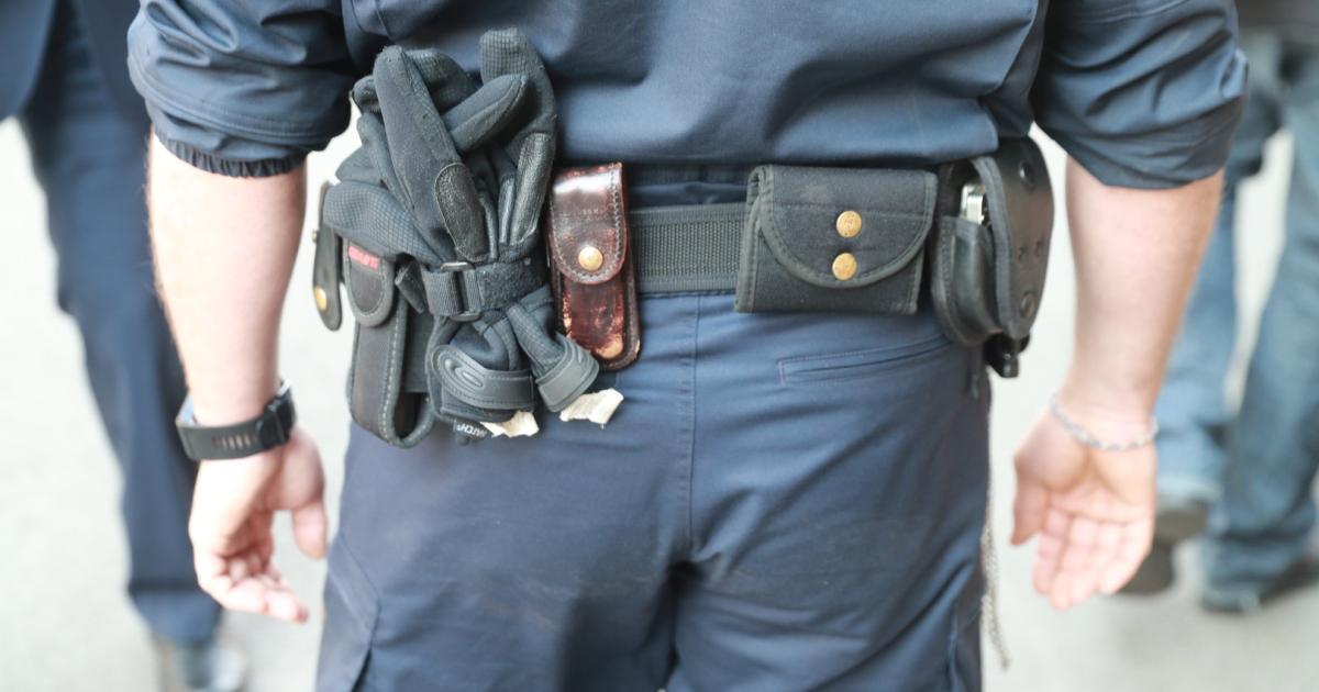 Mobile Phones Smuggled: Prison Officers Arrested In Salzburg – Europe ...