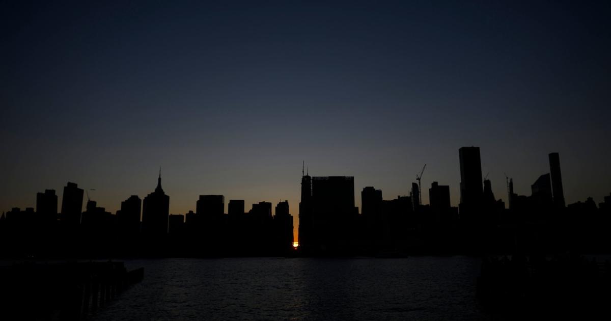 New York: Power outage darkened Manhattan