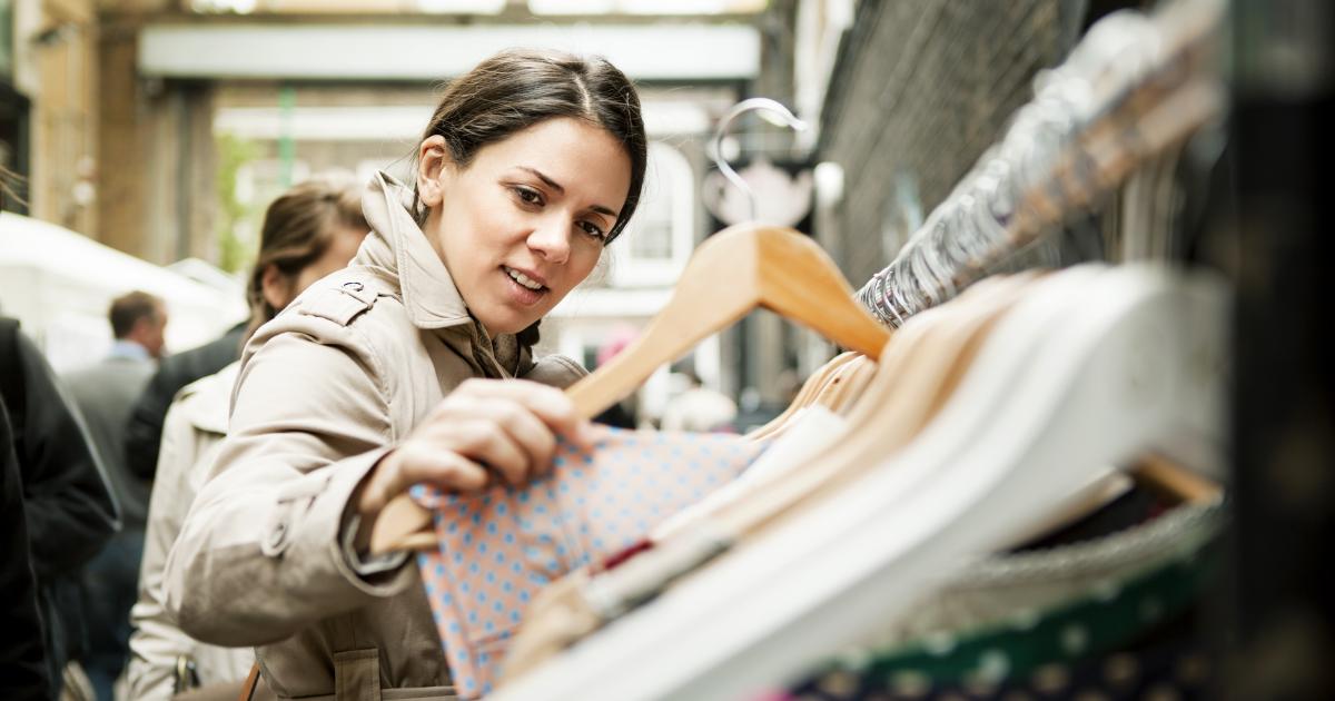 1-euro-t-shirts-werden-einfach-rausgekehrt