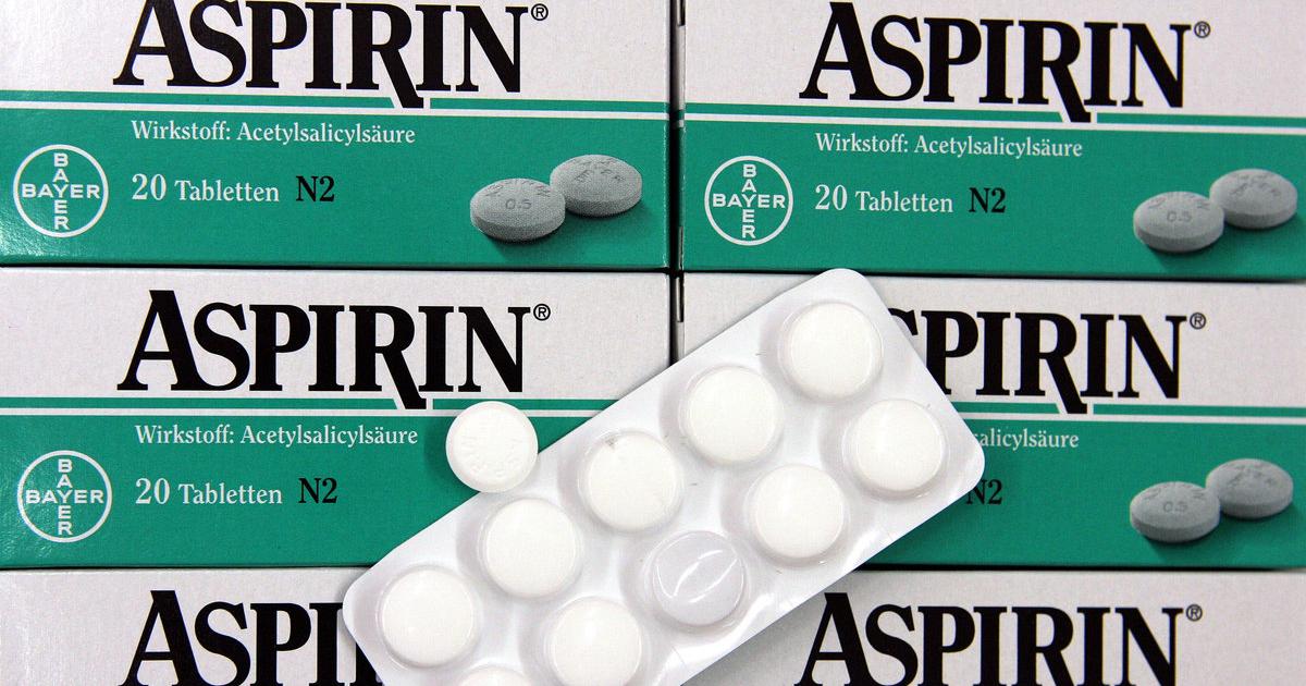 Можно ли аспирин при давлении. Аспирин старый. Аспирин 100 мг. Аспирин фото. Чехия аспирин.
