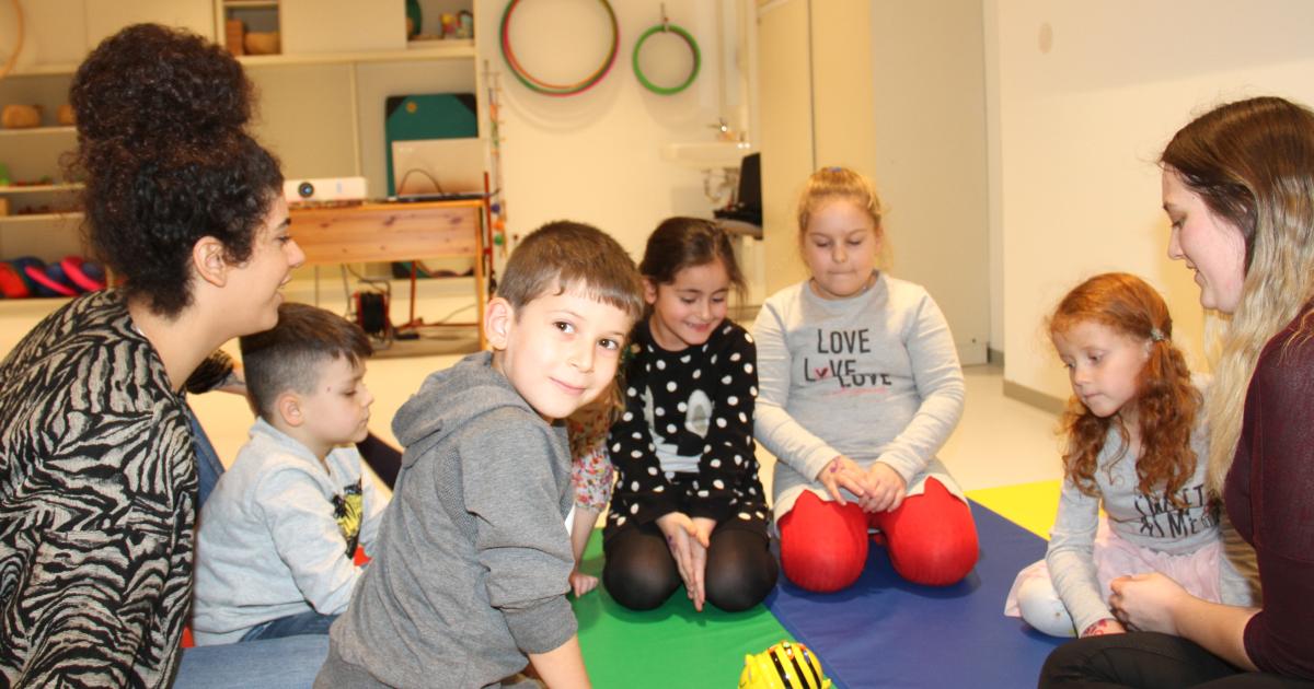 Warum sie im Kindergarten arbeiten und wie sie mit Medien umgehen