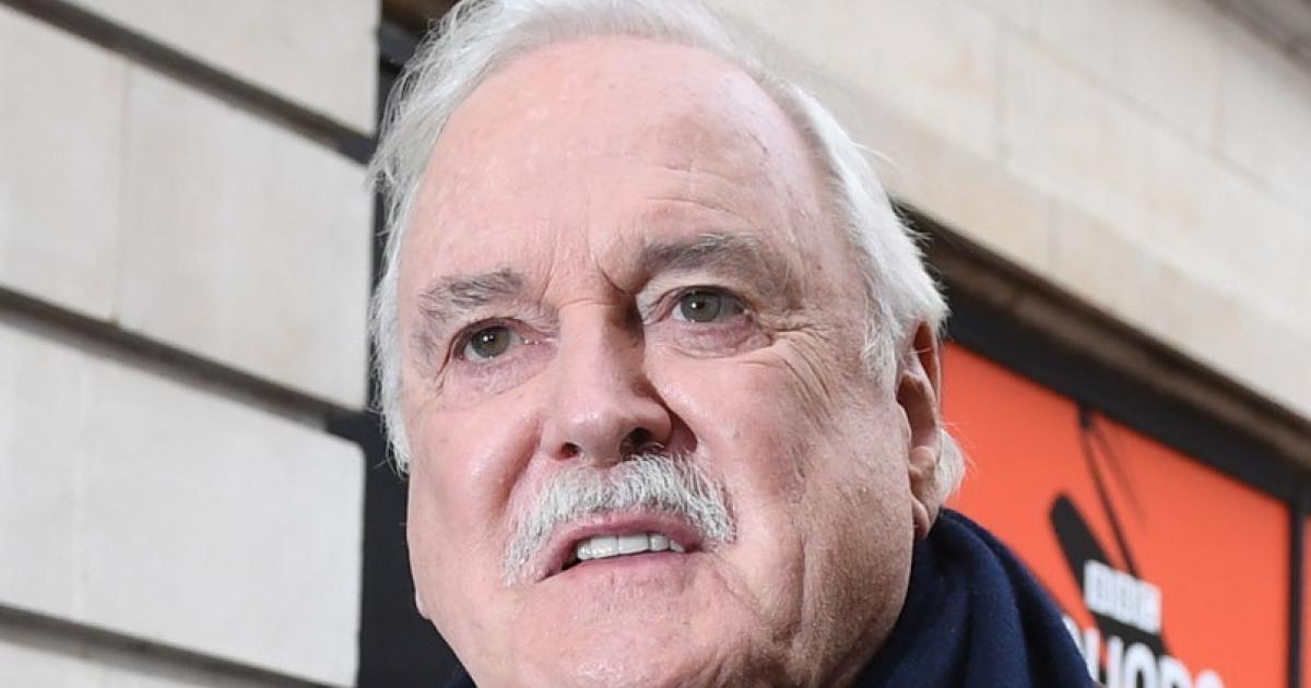 -Don-t-Mention-the-War-John-Cleese-kehrt-mit-Fawlty-Towers-zur-ck
