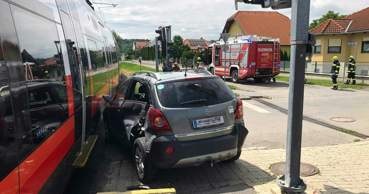 Pkw gegen Zug im Nord, Pkw gegen Polizist im Südburgenland