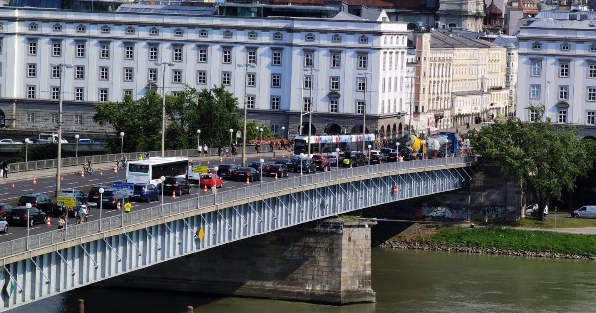 Stau-Chaos Gefährdet Autofreien Linzer Hauptplatz