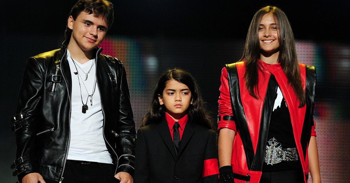 Rare Public Appearance: Michael Jackson’s Sons Bigi and Blanket Attend Show in Las Vegas