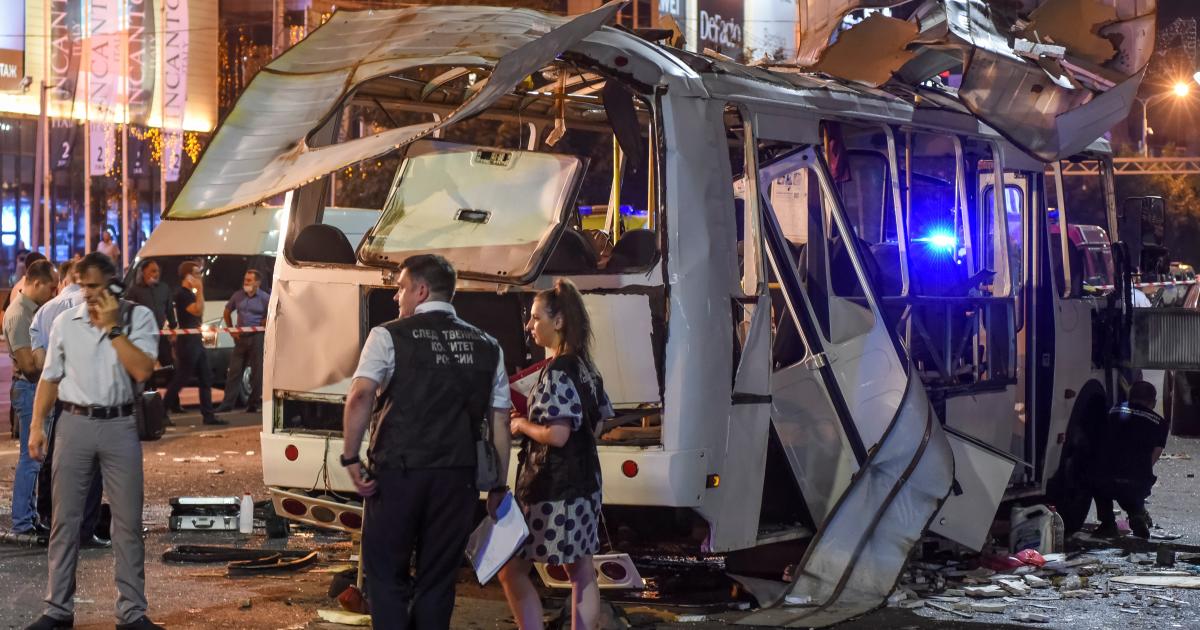 One dead and many injured in a bus explosion in Russia