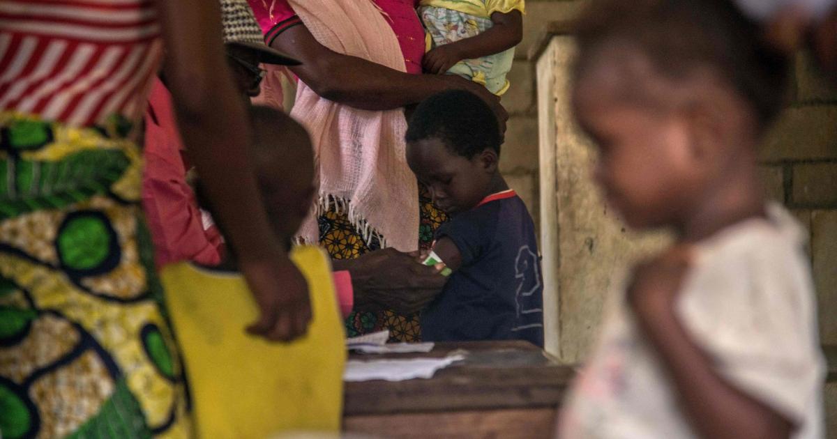 Aumenta riesgo de brote de sarampión: 685 muertes en Zimbabue