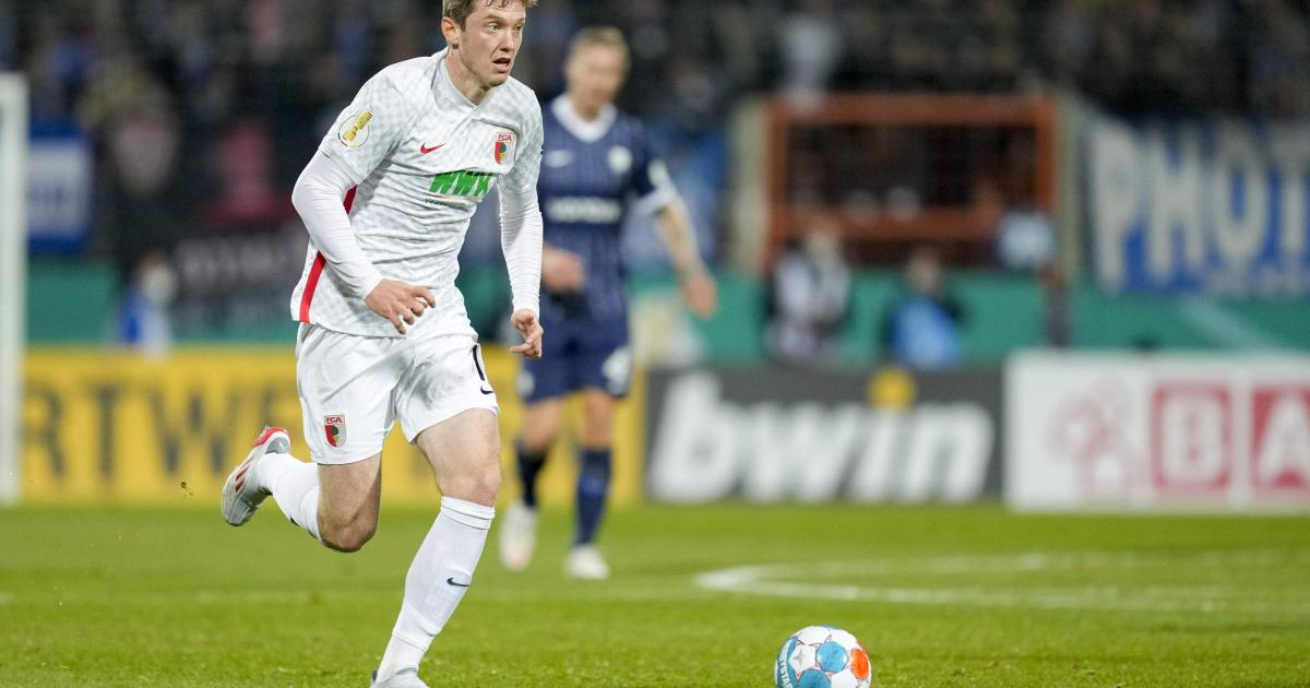 Augsburg left the relegation place with a 2-0 win in Cologne