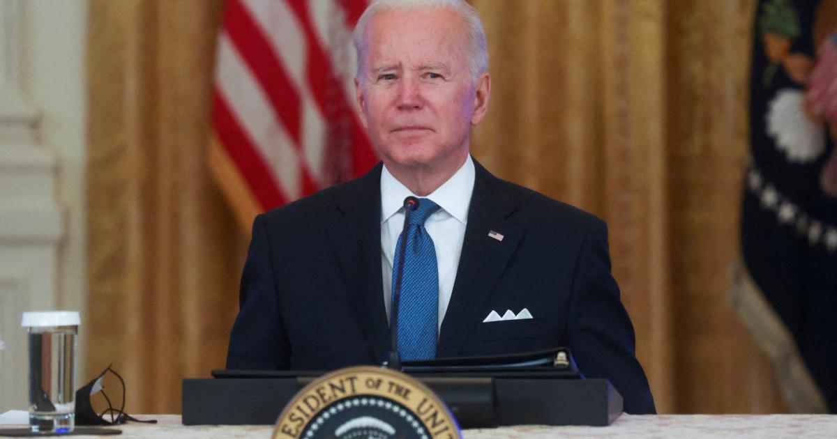 Biden threatens sanctions aimed directly at Putin