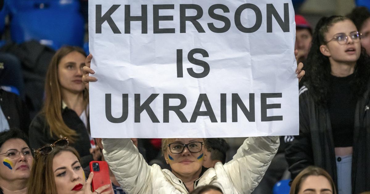 Cherson: Ukrainians should get Russian passports