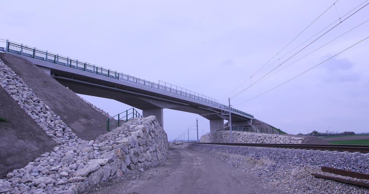 Wien-Bratislava-unter-einer-Stunde-Marchbr-cke-wurde-renoviert