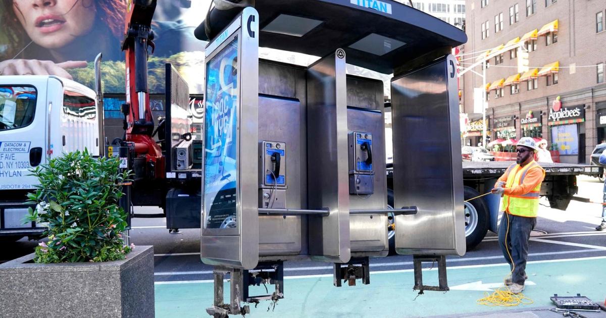 Last public payphone dismantled in New York