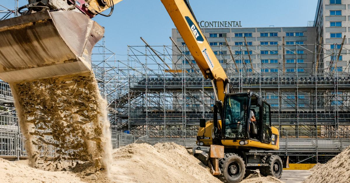 Volleybal: zandbergen in plaats van zandkastelen in Heumarkt