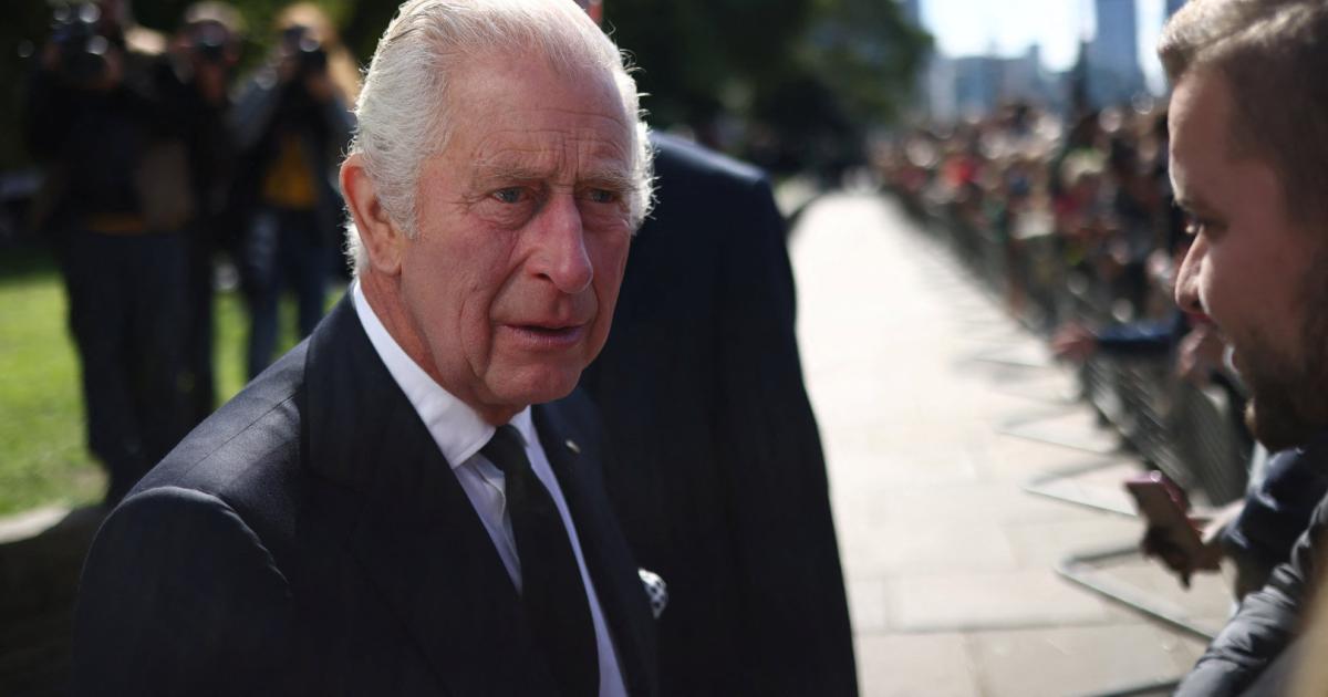 Video goes viral: didn't King Charles III want to shake hands with a ...