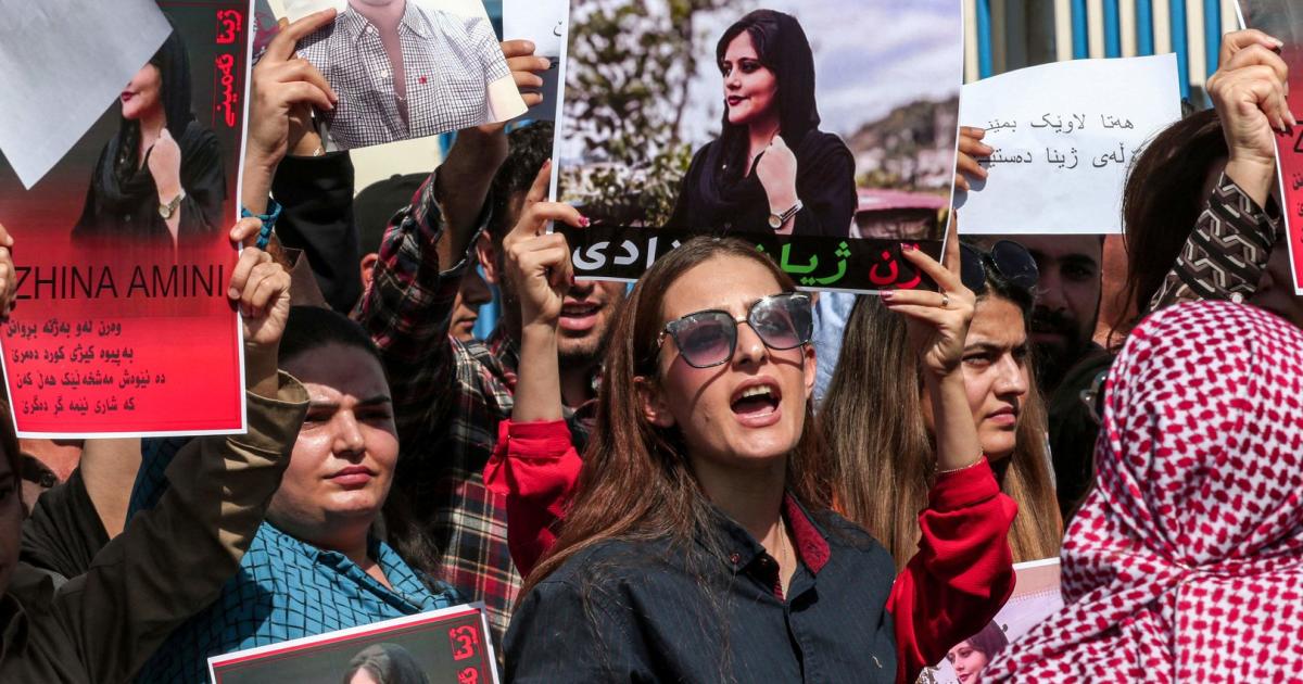 Women’s protests in Iran: Regime wants "crack down"