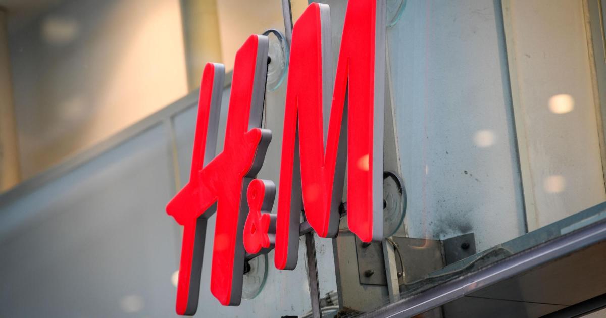 Fashion group H&M burdened by high freight and raw material costs