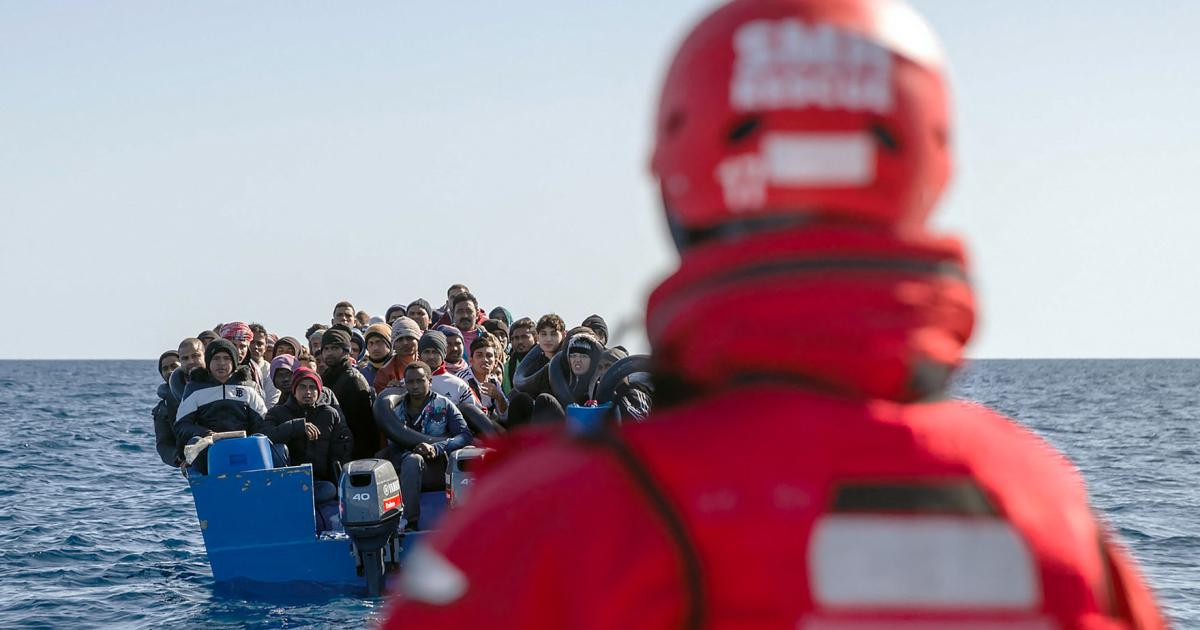 Boat with 15 migrants on board sank off Tunisian coast