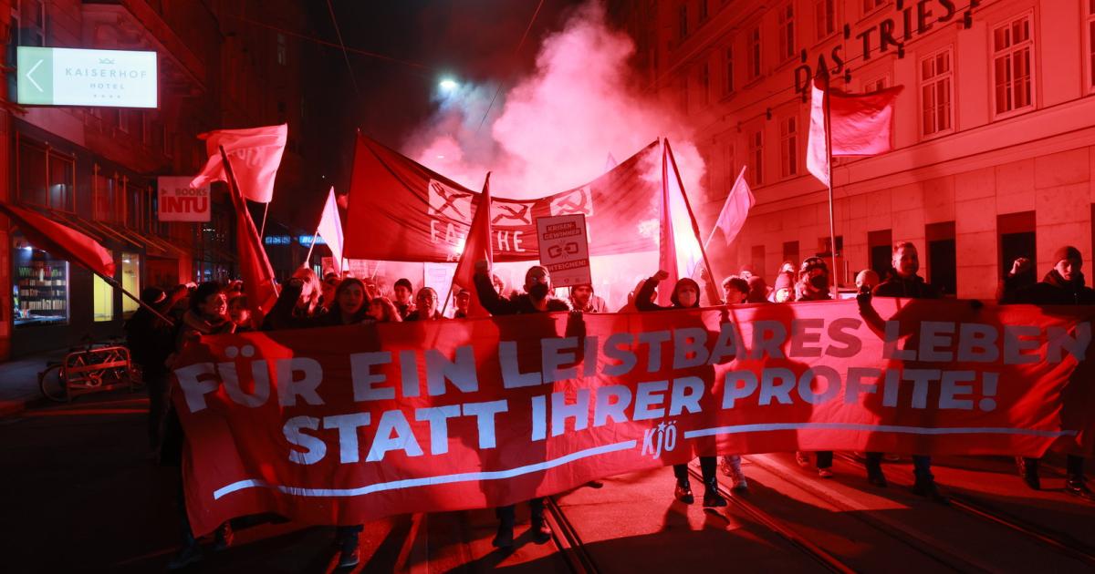 "Eat the Rich" DemoZug vor Oper blieb friedlich
