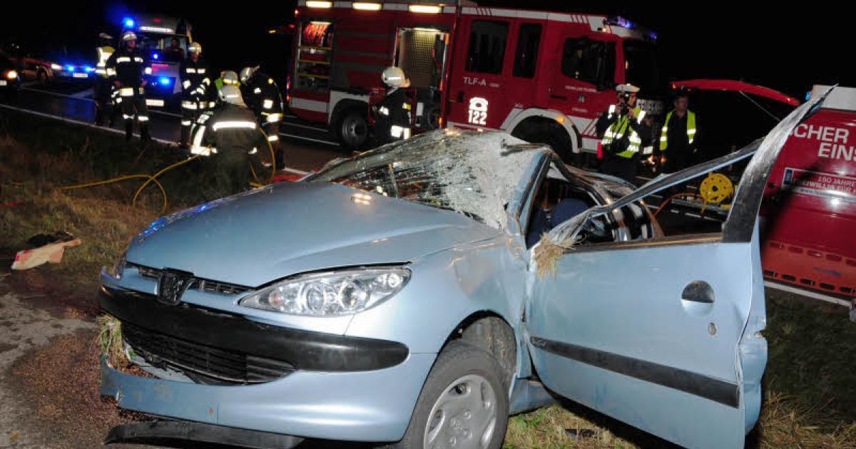 Überschlag Auf Der B37: Zwei Autoinsassen Schwer Verletzt