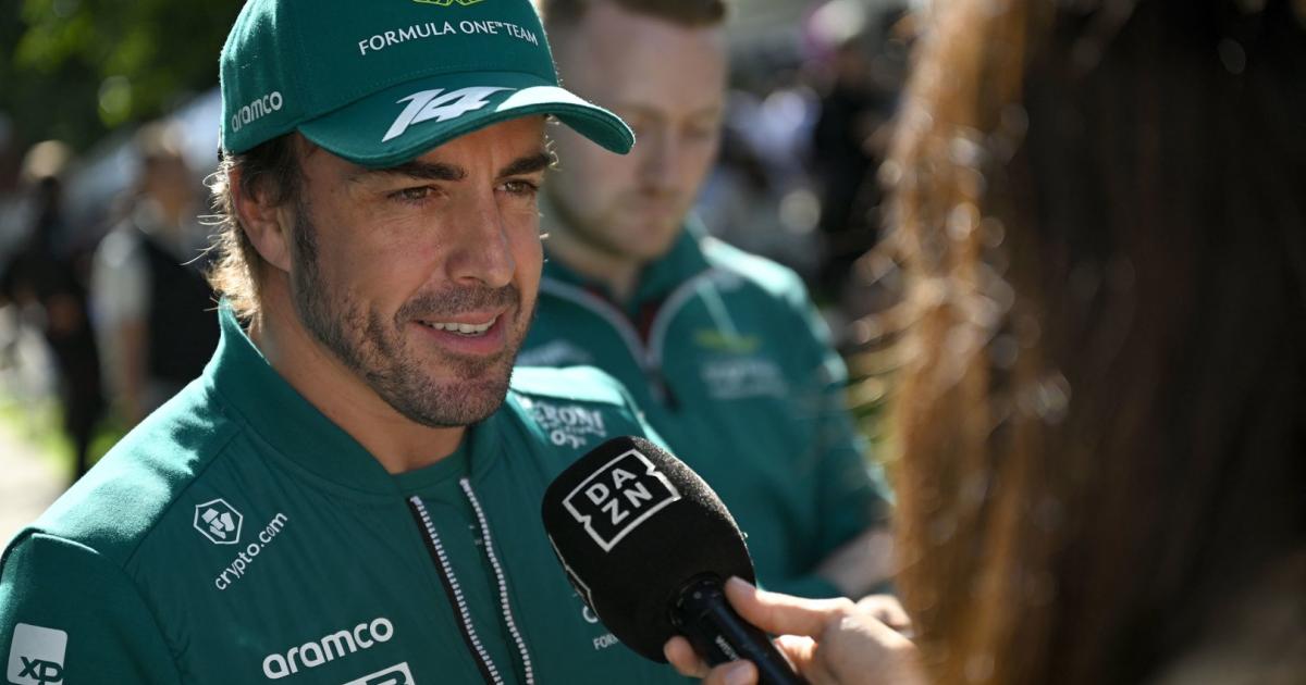Fernando Alonso smiles at Taylor Swift love rumours