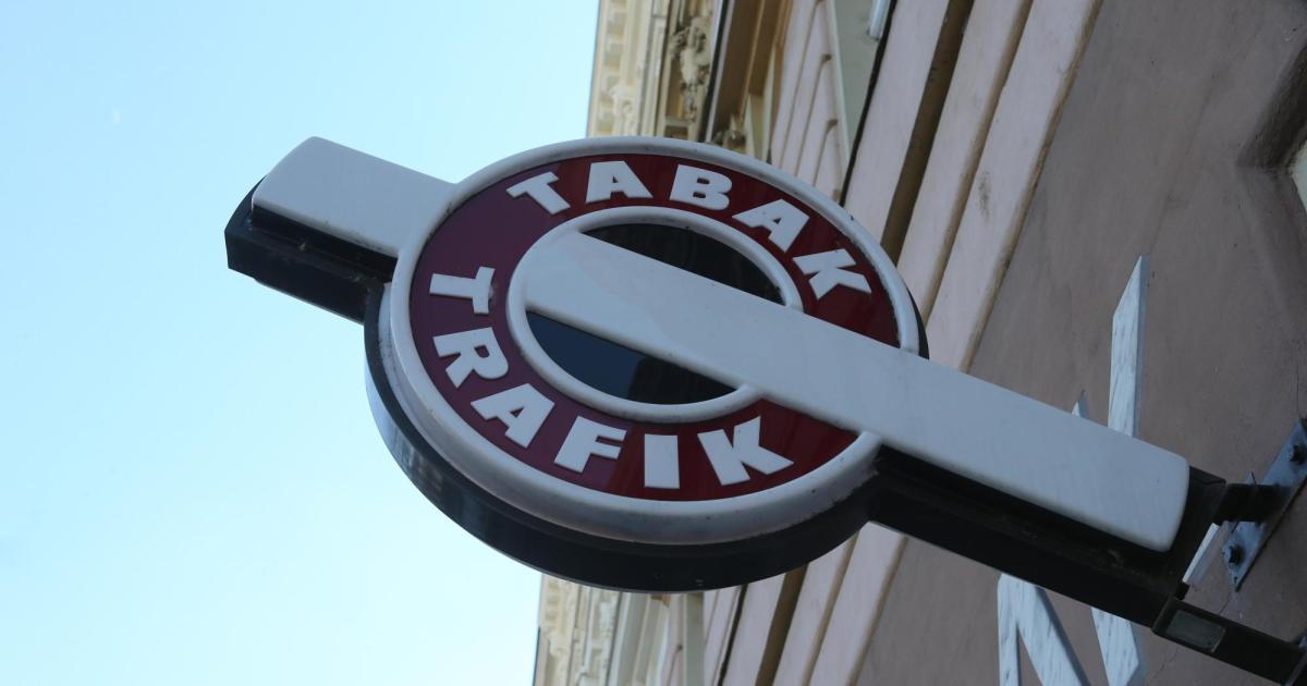 trafikraub-am-yppenplatz-t-ter-fl-chtet-auf-e-scooter