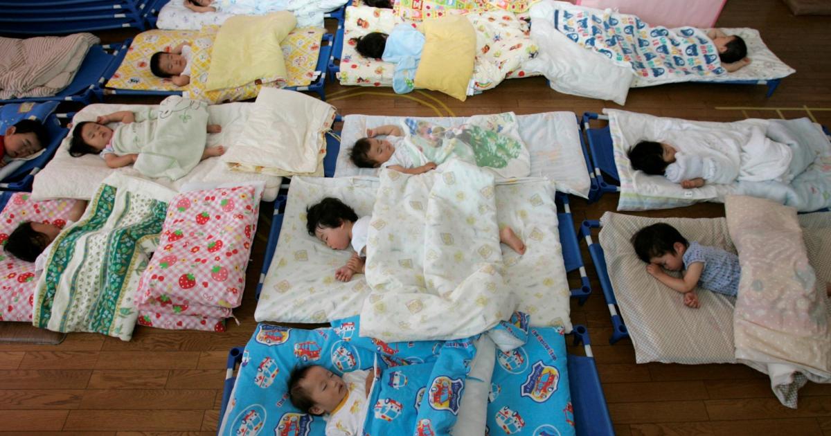 日本の出生率は過去最高：政府は警戒