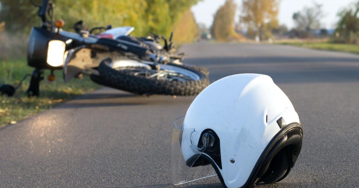 Motorradlenker-bei-Sturz-auf-B21-schwer-verletzt