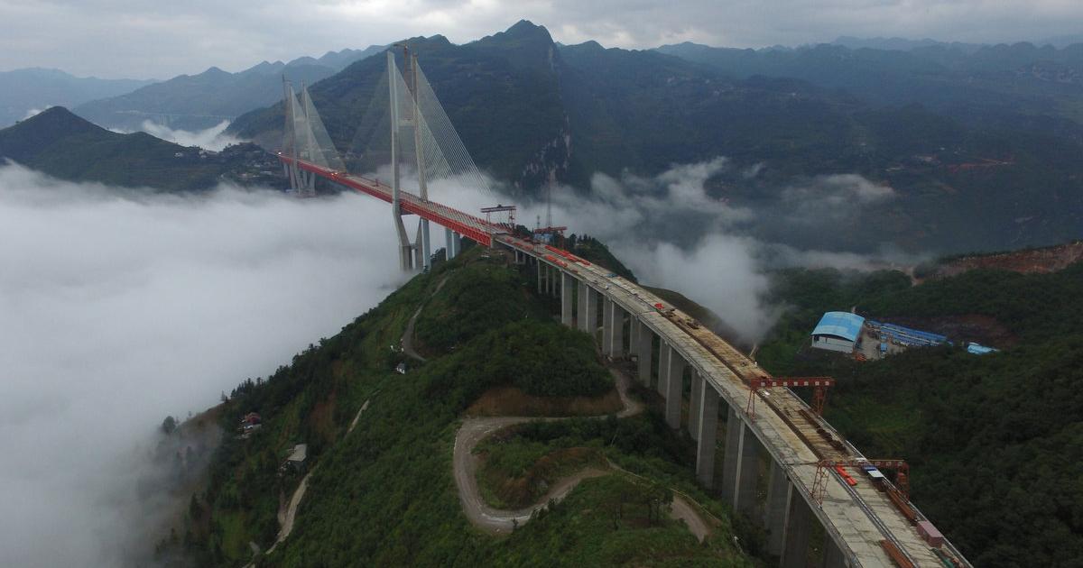 Höchste Brücke der Welt in China so gut wie fertig