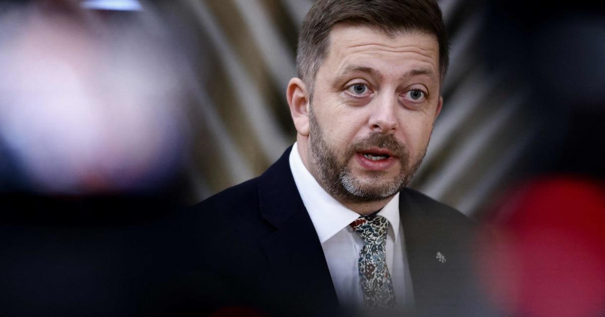 Česká republika: Vláda přežila vyslovení nedůvěry |  kurýr.at