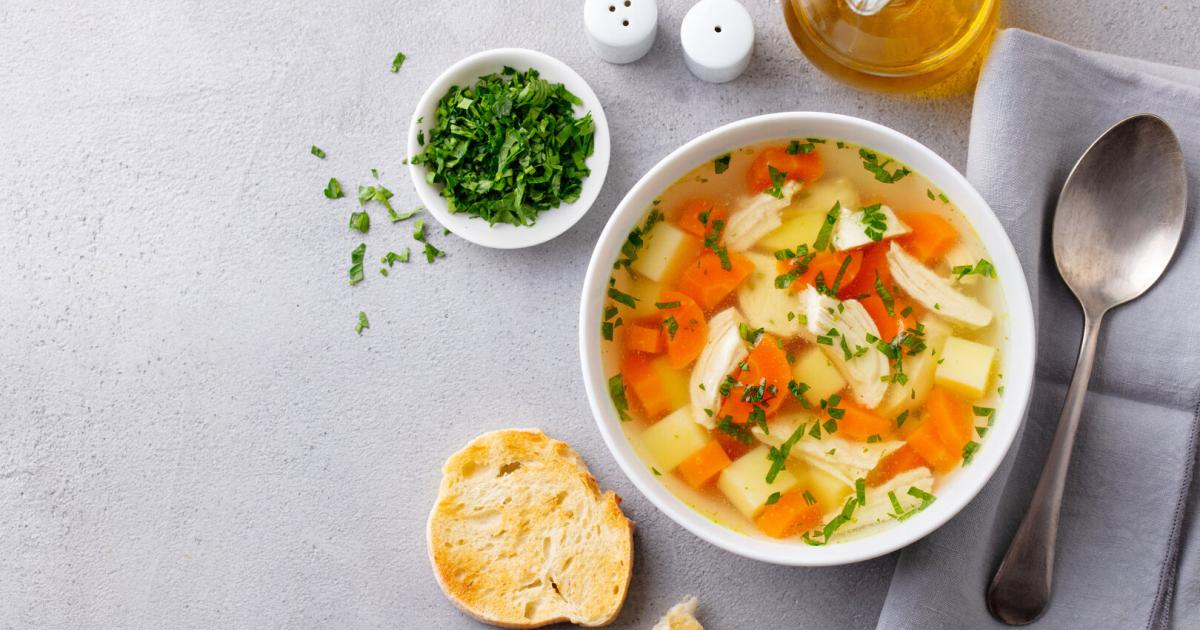 So-gelingt-die-perfekte-H-hnersuppe-Tipps-vom-Spitzenkoch