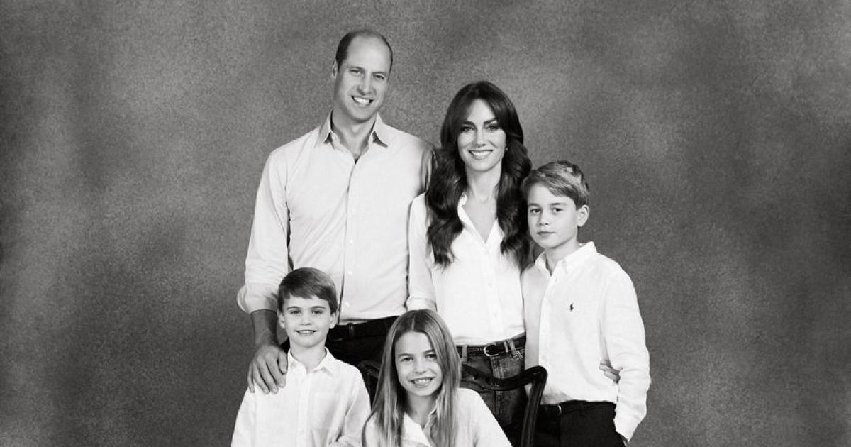 Prince Louis lost his finger on a 2023 Christmas card
