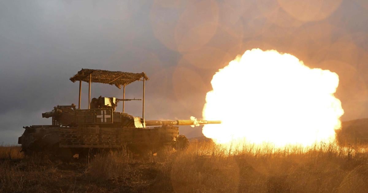 Military Expert Raises Alarm Over Potential System Implosion in Ukraine