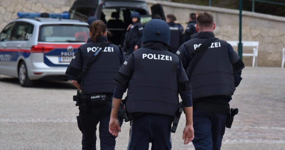 Breaking: Großeinsatz In Berlin! Mann Mit Waffe – Was Die Polizei Jetzt Verrät. - ij25u32