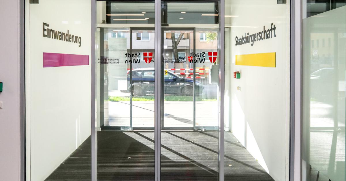 Kuvert-Falle-Verdeckter-Fahnder-brachte-Wiener-Beamten-zu-Fall