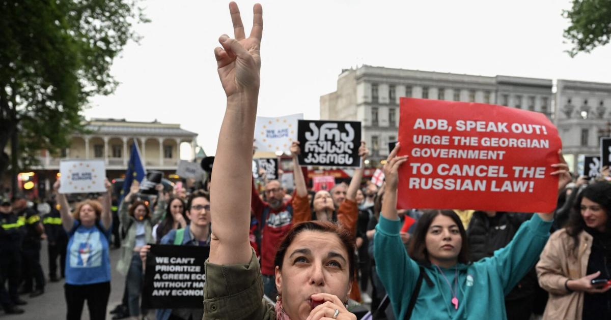 Once again protests in Georgia against the “Russian” law.