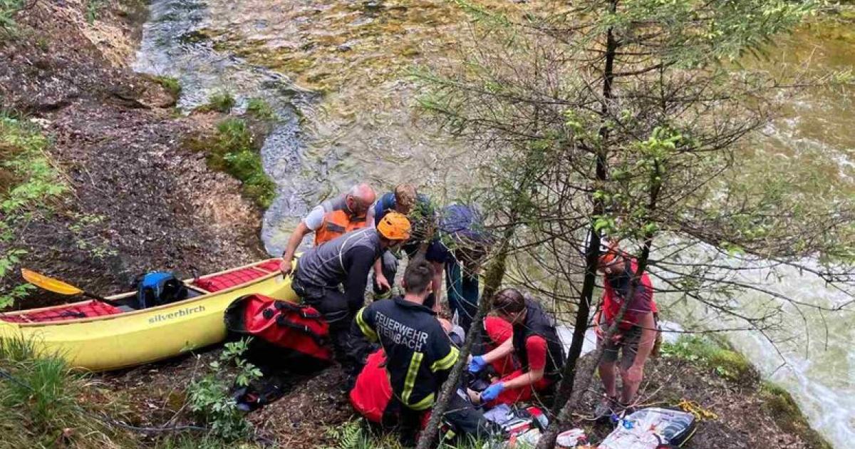 Tragic Kayaking Accident: 54-Year-Old Czech Man Dies in Whitewater Rescue Operation