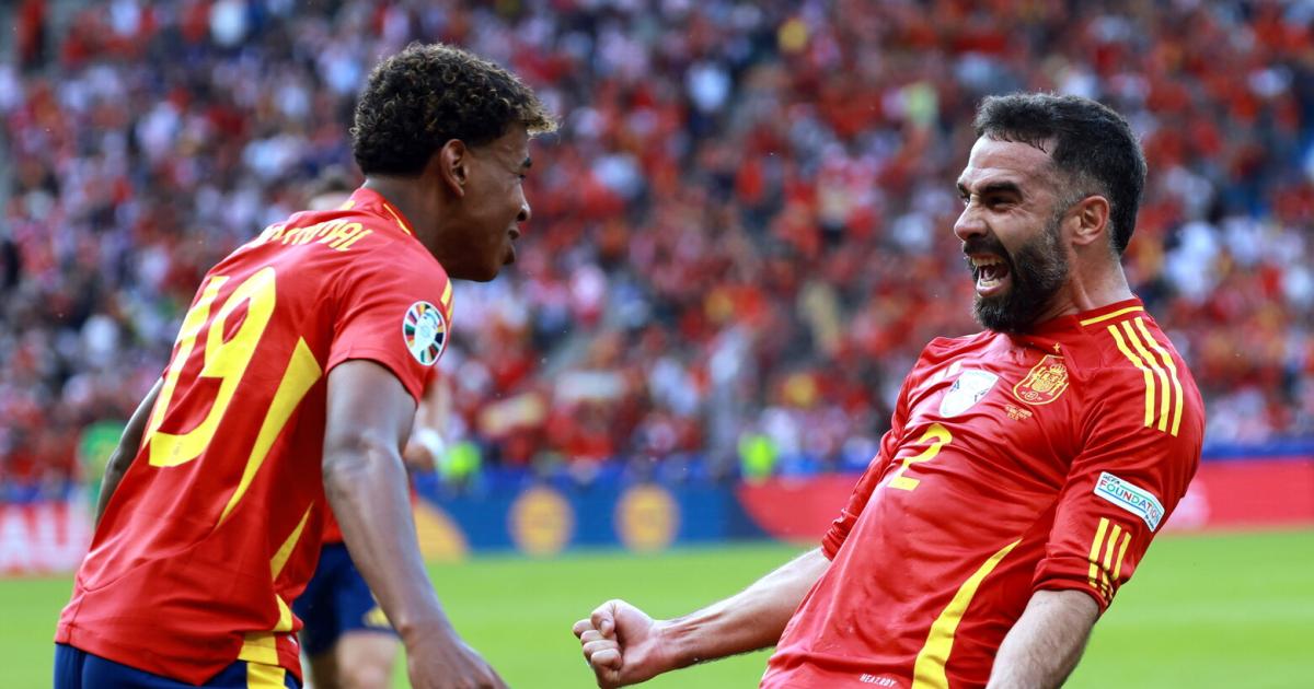 Co-favorite Spain impresses with a 3-0 win against Croatia
