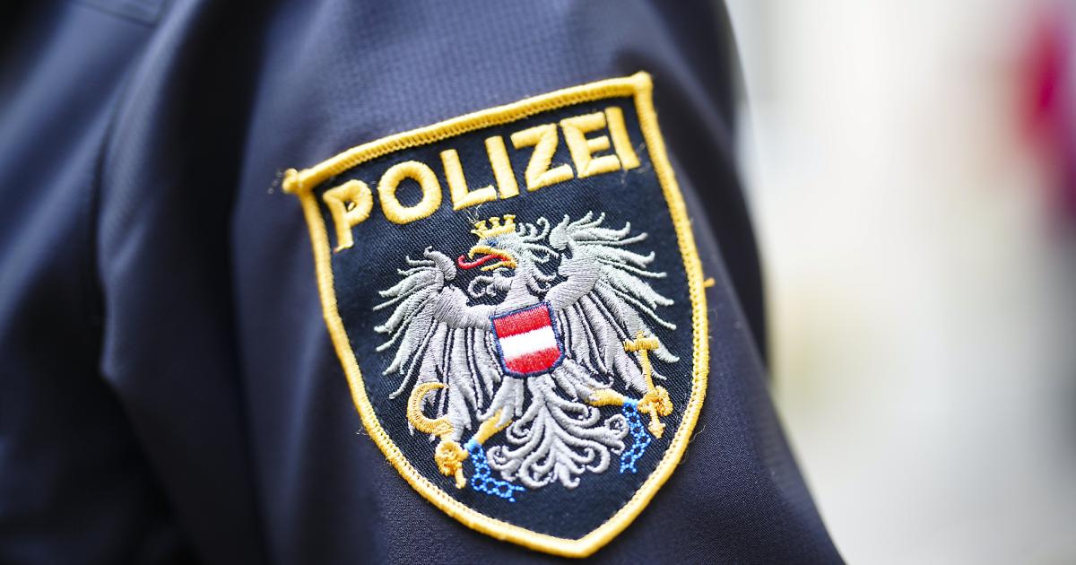 tirol-seniorin-von-polizisten-um-f-nfstelligen-betrag-betrogen