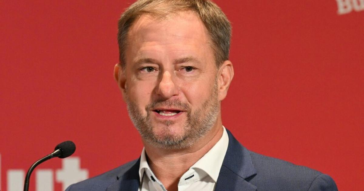 sp-f-rst-fordert-bundespr-sident-muss-die-rei-leine-ziehen